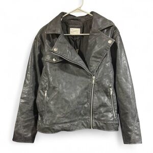Size XL Women’s Universal Thread Black Leather Jacket
